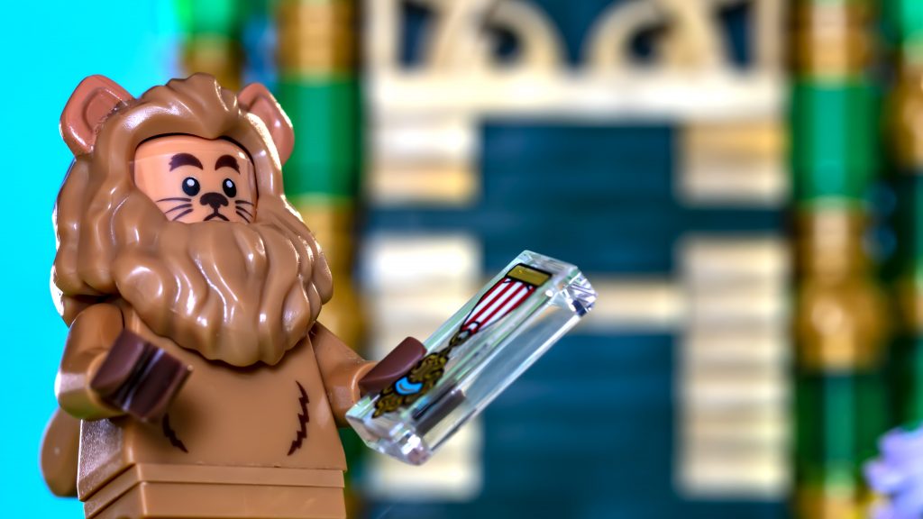 The LEGO Movie 2 Collectible Minifigures vignettes: The Wizard of Oz – Cowardly Lion