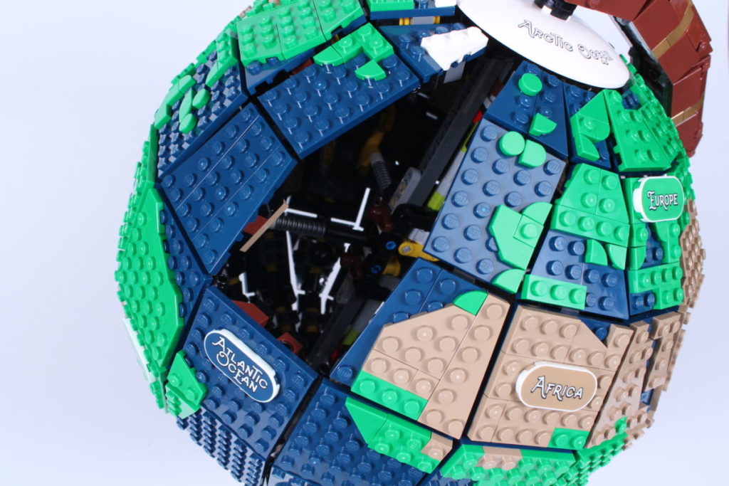 LEGO Ideas 21332 The Globe review 25 1024x683