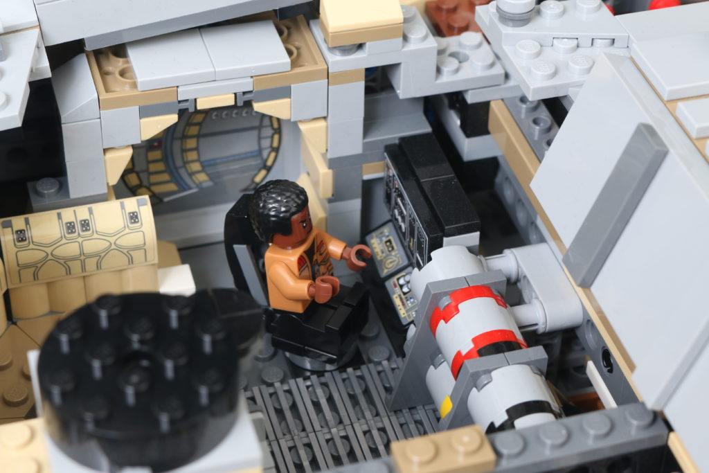 LEGO Star Wars 75192 UCS Ultimate Collectors Series Millennium Falcon review 47