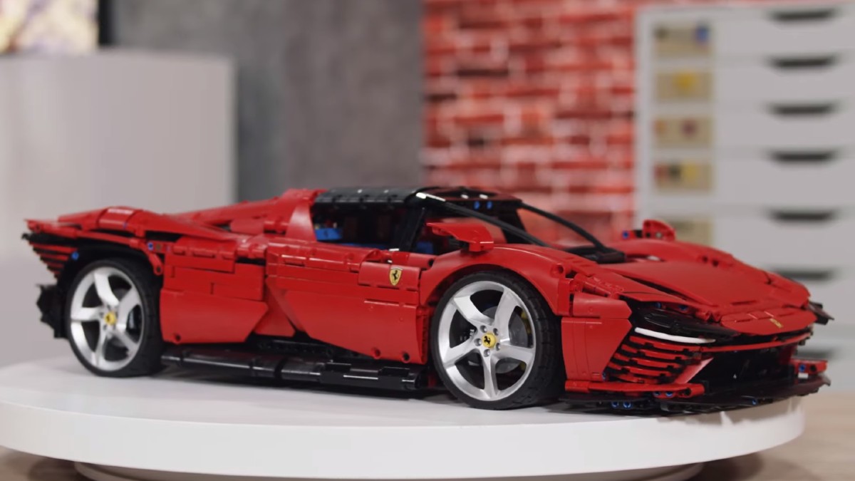 Zavvi discounts 42143 Ferrari Daytona SP3 by up to 20%
