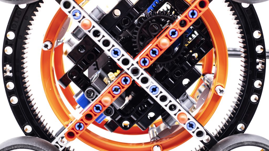 LEGO Technic 42179 Planet Earth and Moon in Orbit 16 1024x576