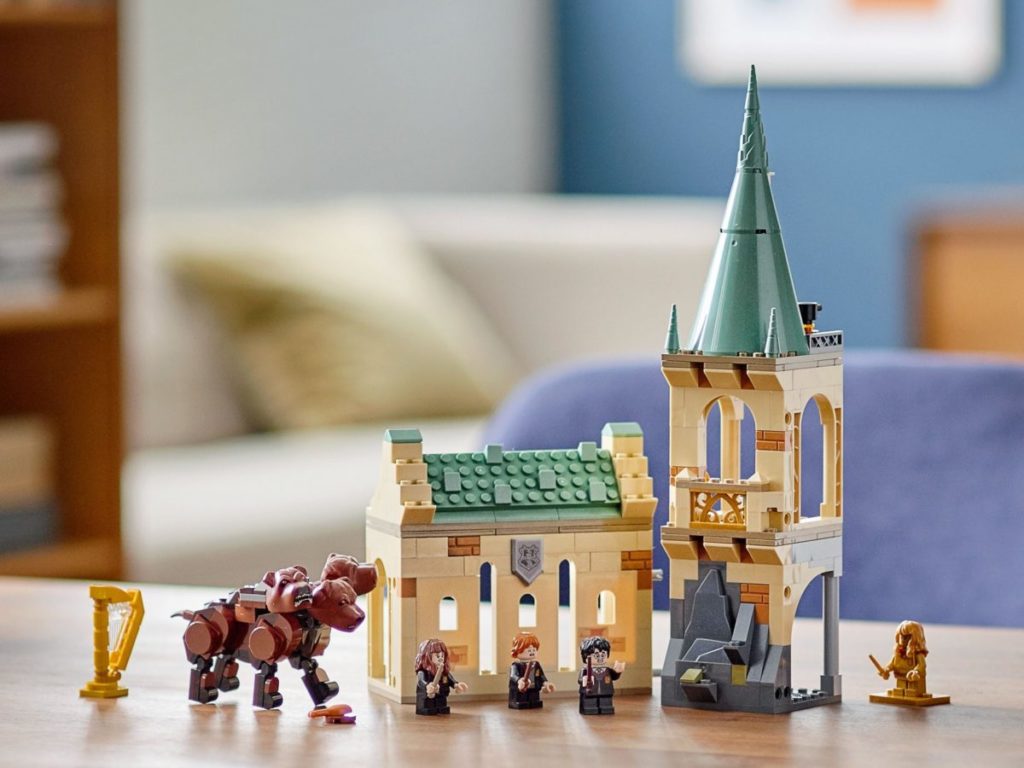 LEGO Harry Potter 76387 Hogwarts Fluffy Encounter 1024x768