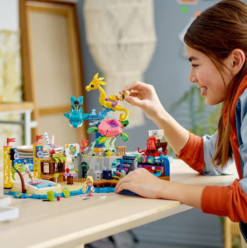 LEGO Friends 41737 Beach Amusement Park Lifestyle